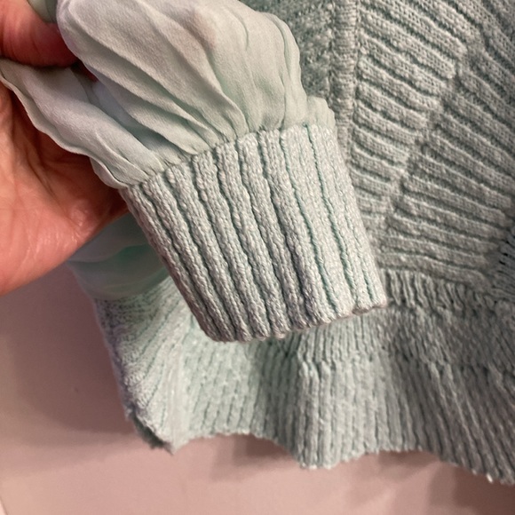 Sale NWT Anthropologie sheer long sleeve V neck Sweater ⭐️ - Picture 4 of 7